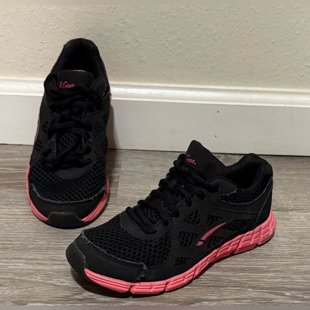 L.A. Gear Girls Running Shoes Black Pink Sneakers Size 1 | Athletic Trainers - Picture 2 of 10
